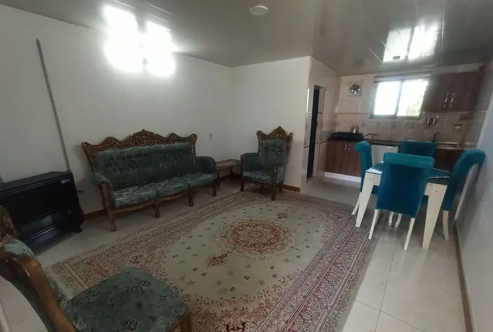 ویلا یک خوابه ساحلی جلیلیان - اتاق پذیرایی و آشپزخانه