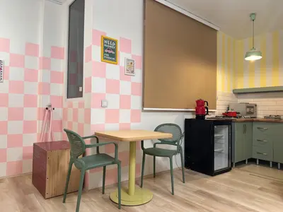 آپارتمان یک خوابه ملافه سفید دوپامین