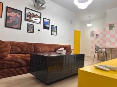 آپارتمان یک خوابه ملافه سفید دوپامین