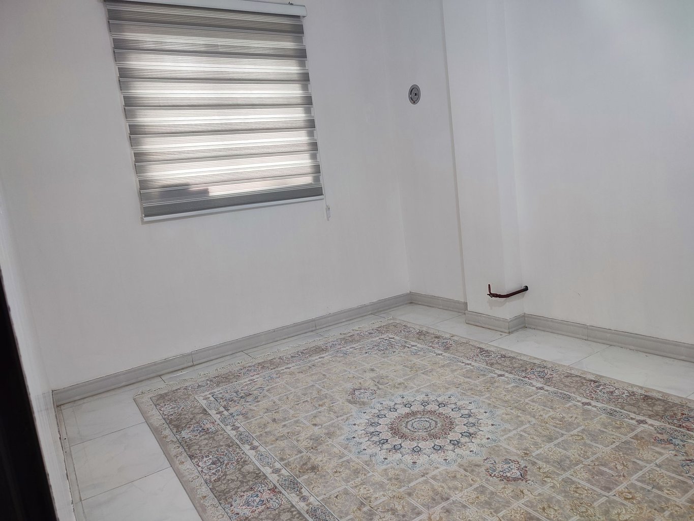 یک خوابه بام های سفالی