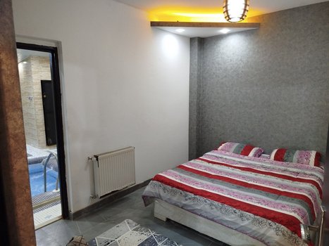 ویلا چهارخوابه استخردار آبگرم ماهان 1