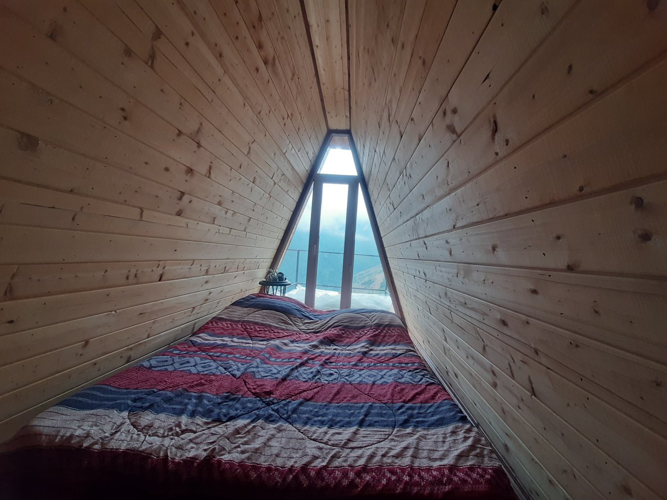 کلبه یک خوابه سوئیسی تمشک دره