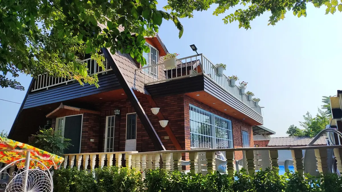 ویلا سه خوابه استخردار سوئیسی راد