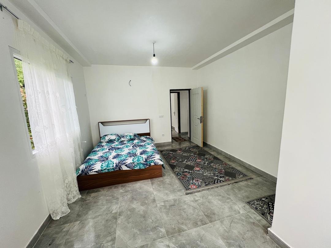 ویلا سه خوابه جنگلی تیتی