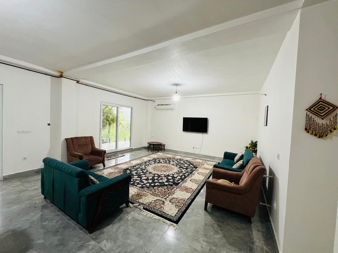 ویلا سه خوابه جنگلی تیتی