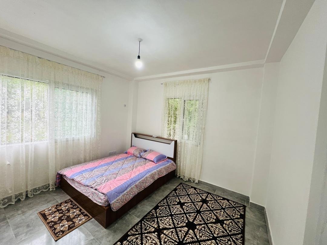 ویلا سه خوابه جنگلی تیتی