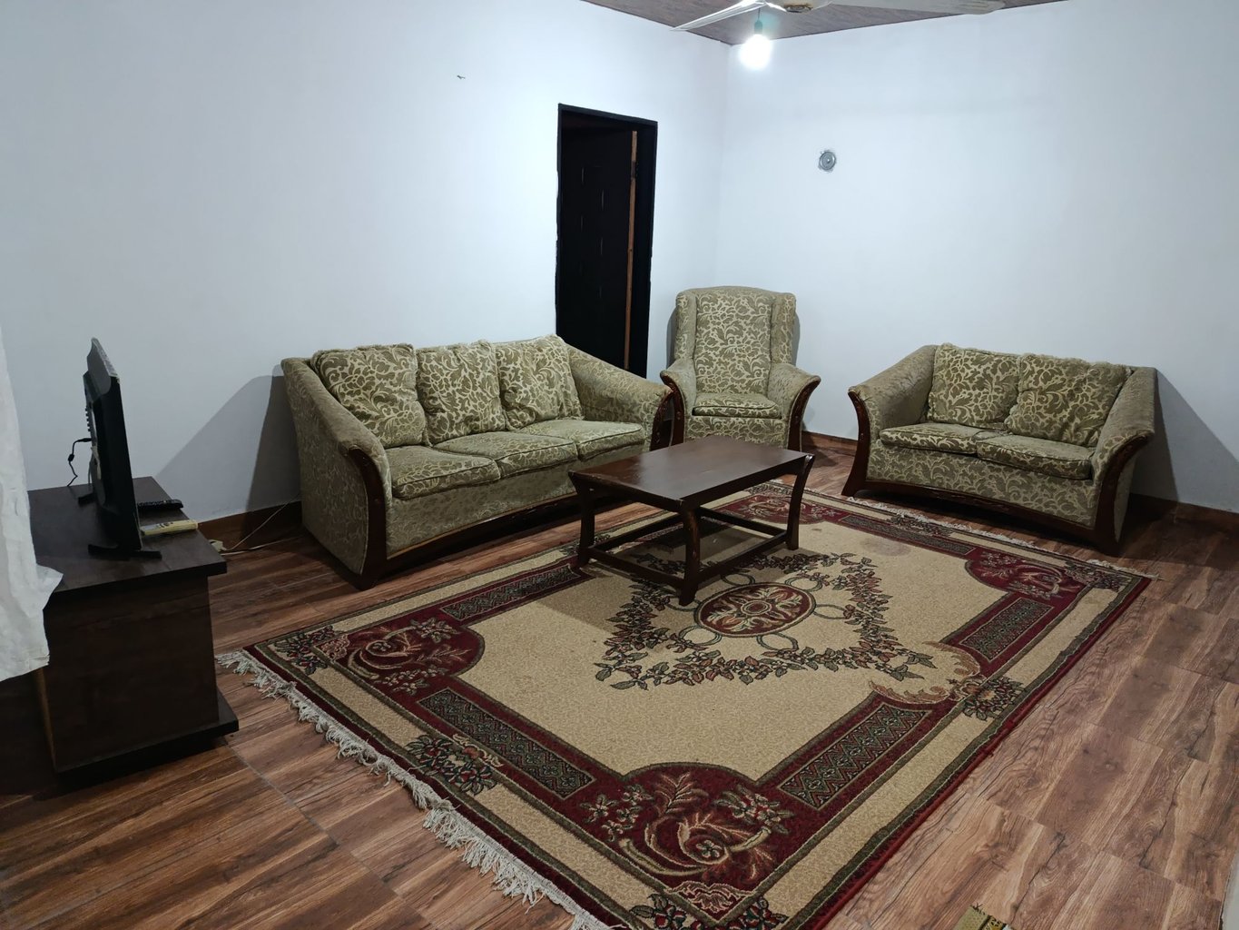 آپارتمان یک خوابه سیف الهی