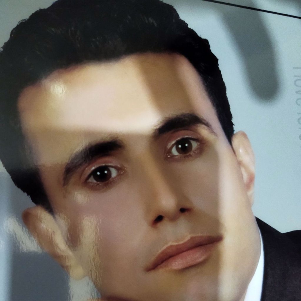 تصویر پروفایل میزبان