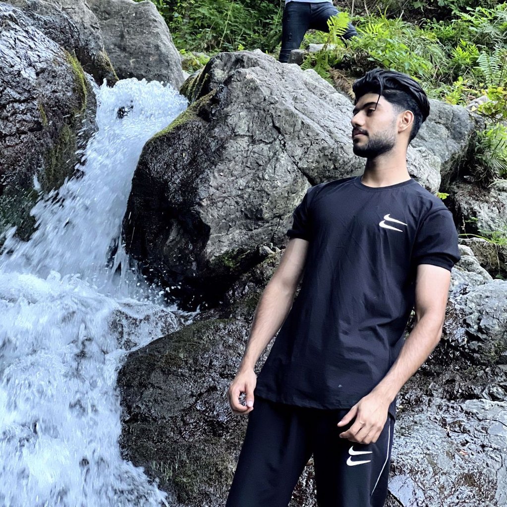 تصویر پروفایل میزبان