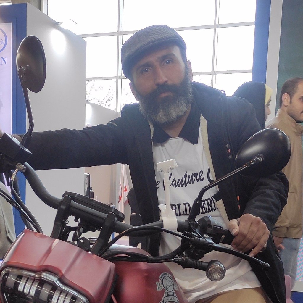 تصویر پروفایل میزبان