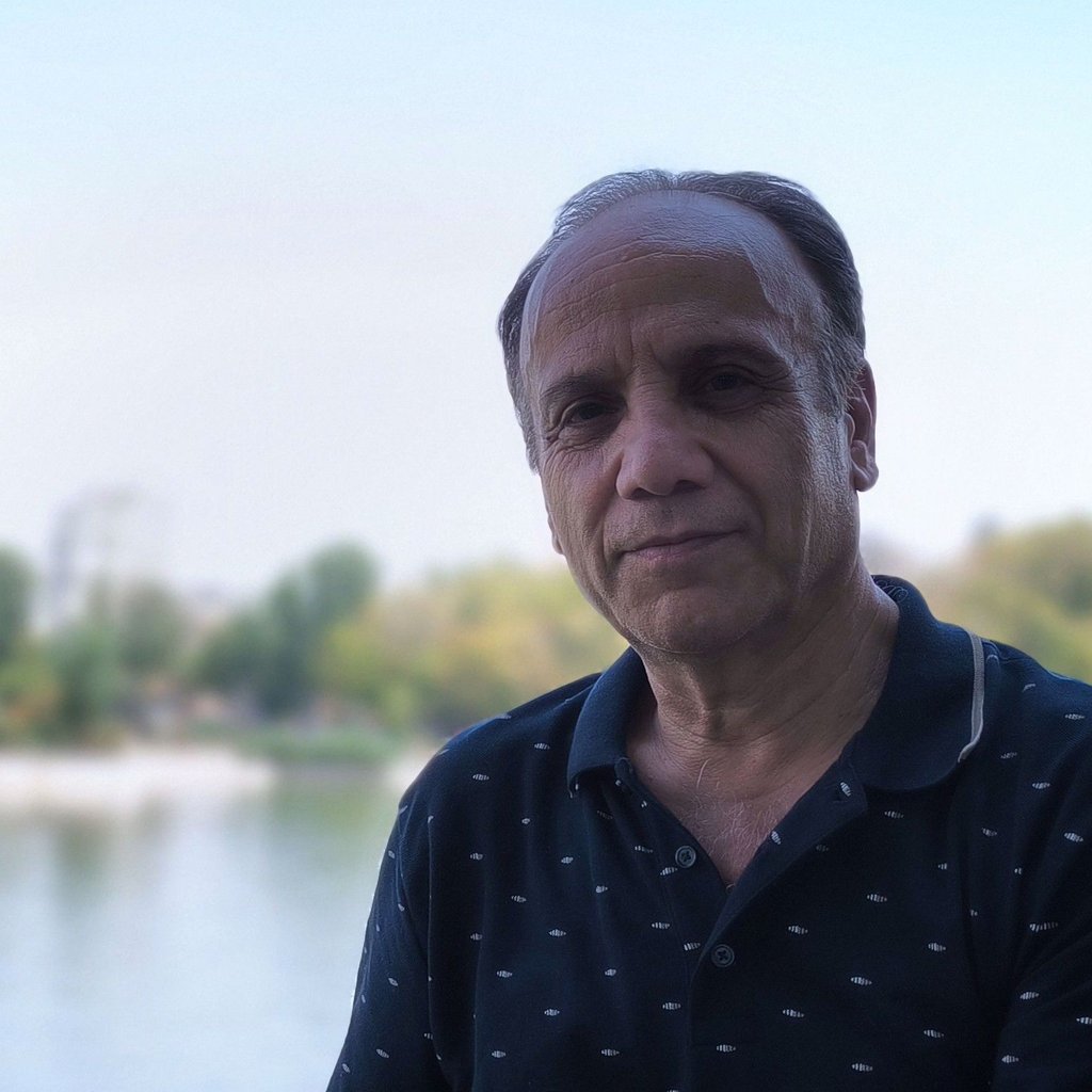 تصویر پروفایل میزبان