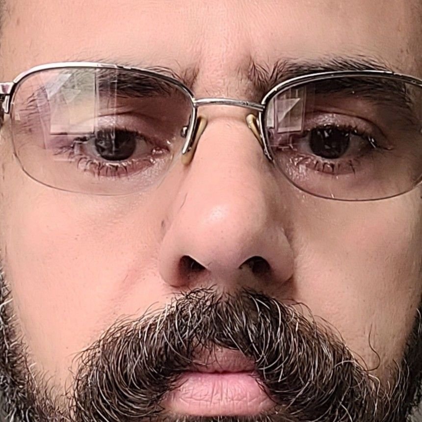 تصویر پروفایل میزبان