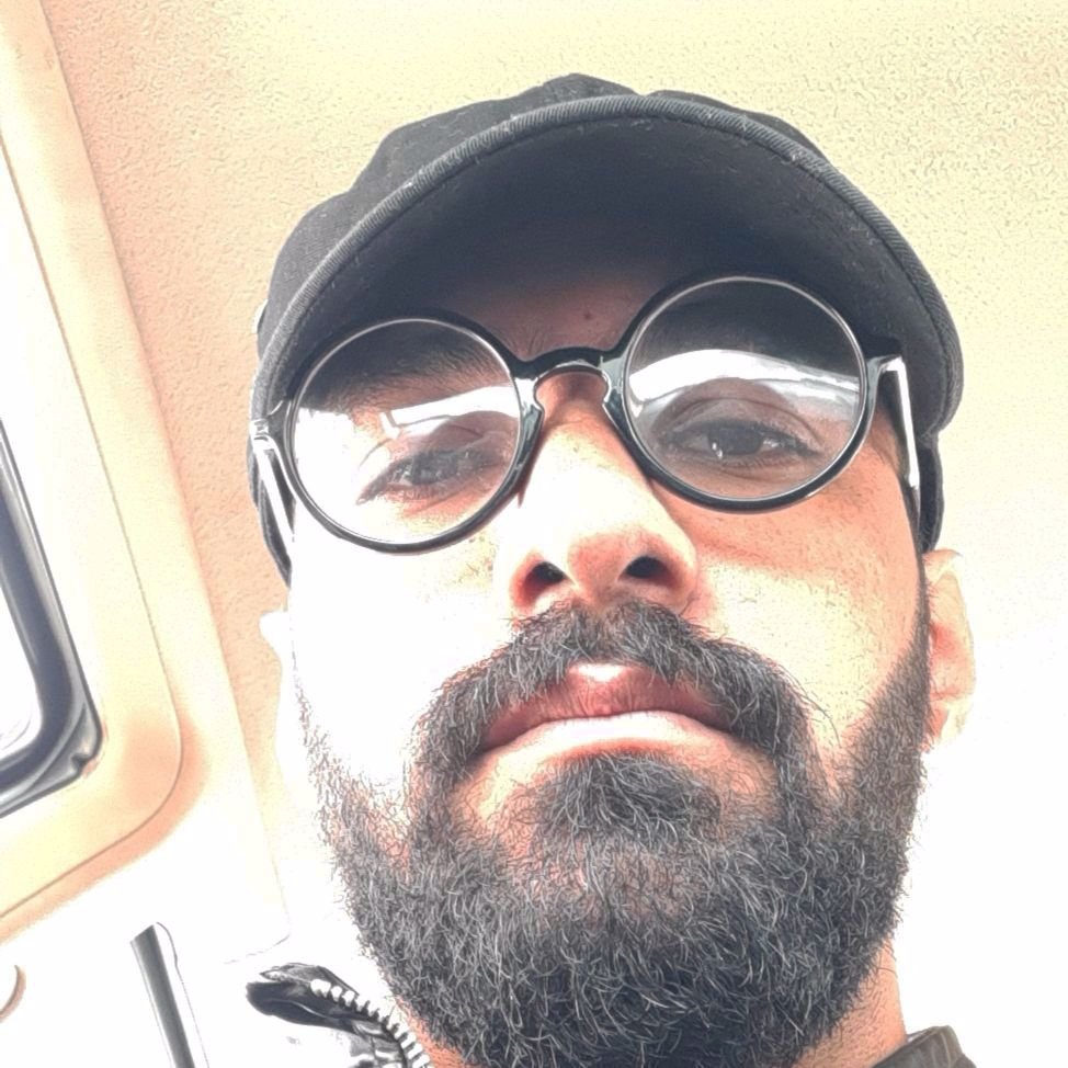 تصویر پروفایل میزبان