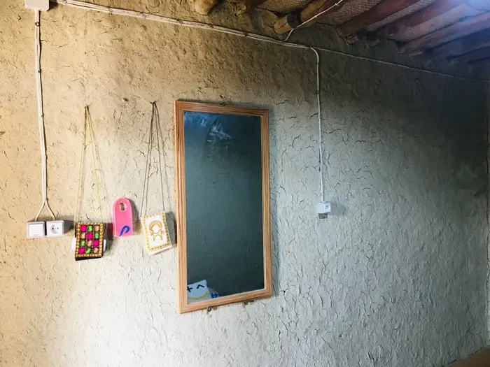 بوم گردی الیاس - اتاق کُنج