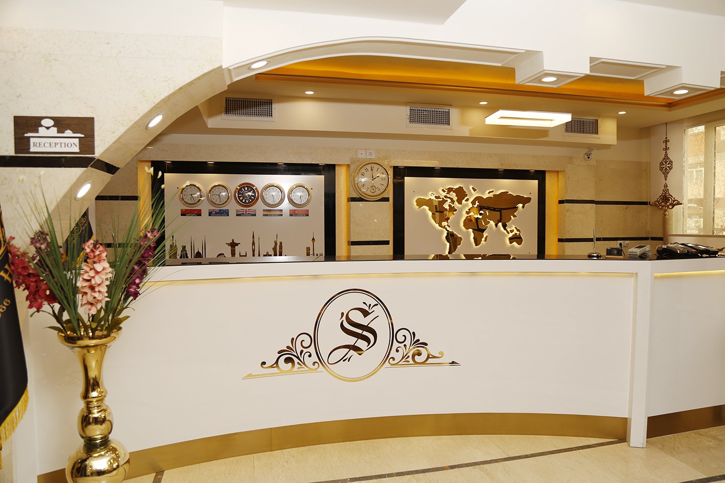 مسافرخانه شیراز - دوتخته اقتصادی در میدان امام خمینی