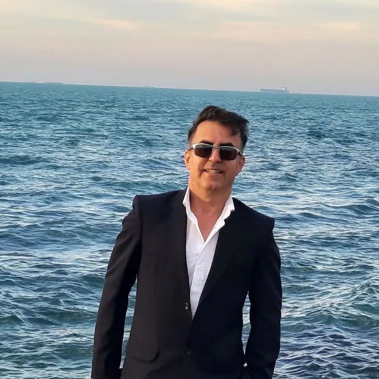 تصویر پروفایل میزبان