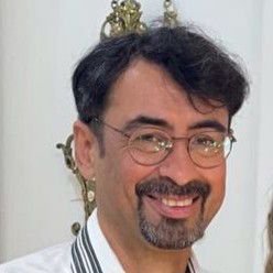 تصویر پروفایل میزبان