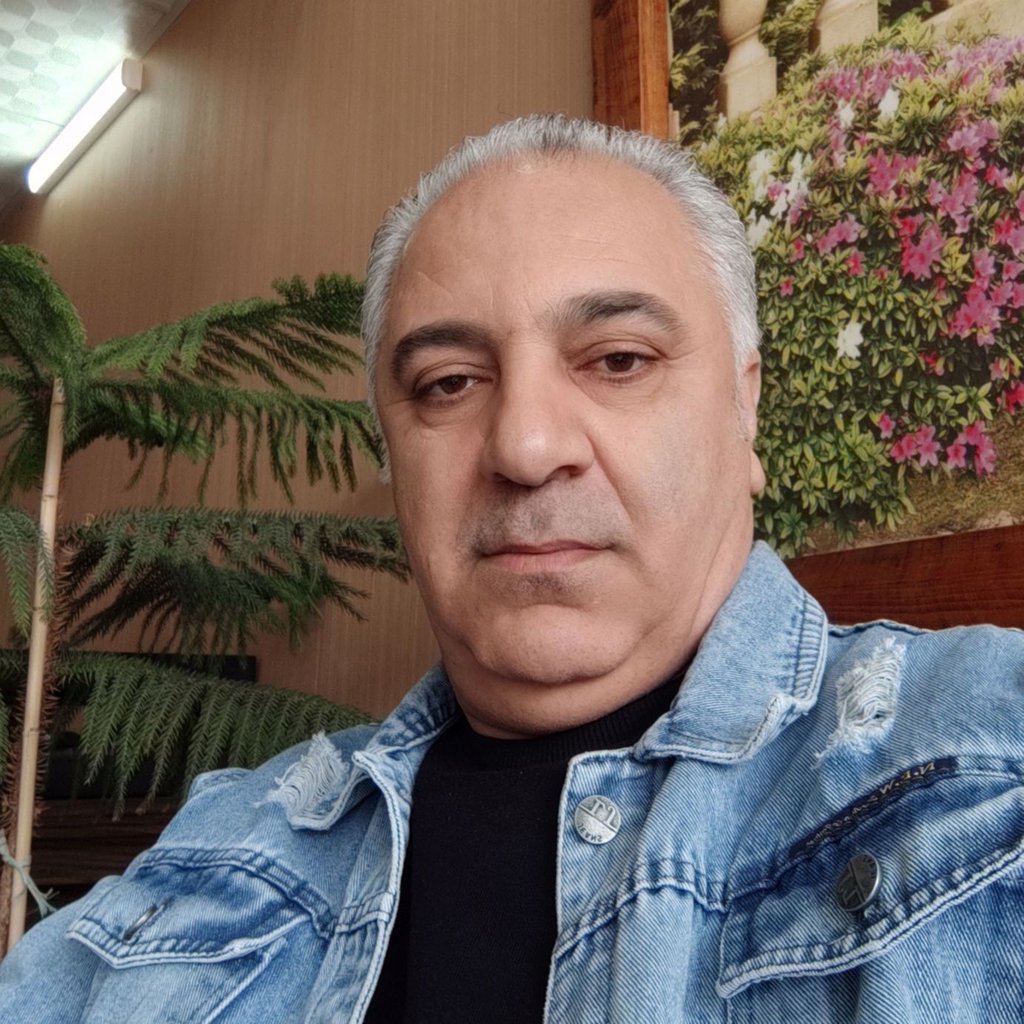 تصویر پروفایل میزبان