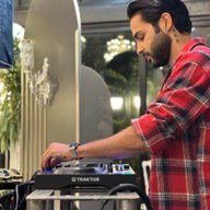 تصویر پروفایل میزبان