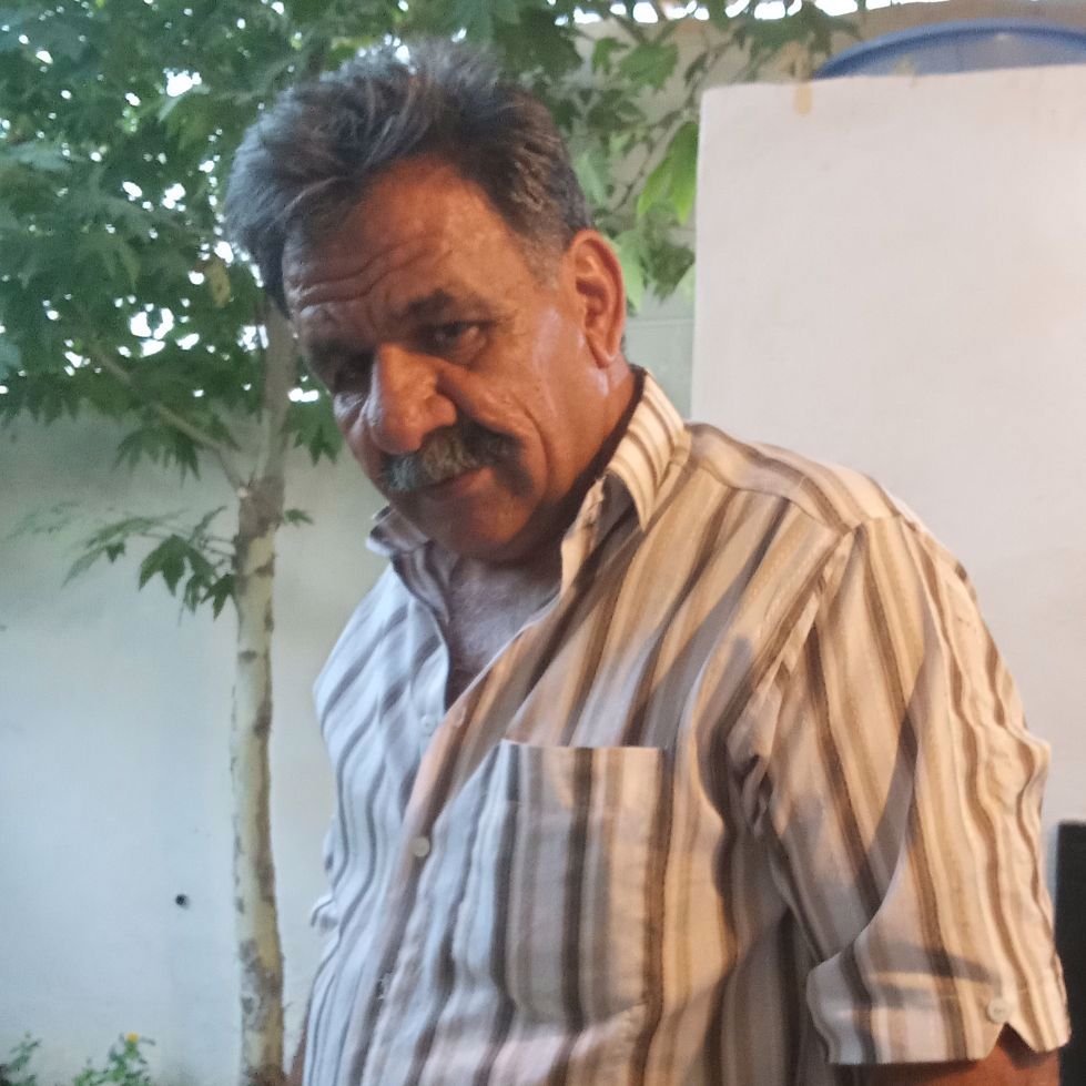 تصویر پروفایل میزبان