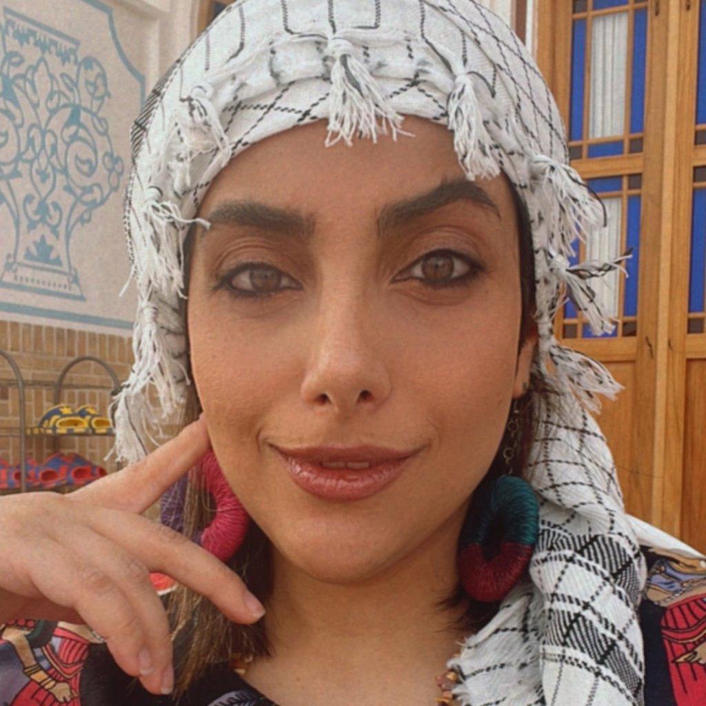 تصویر پروفایل میزبان