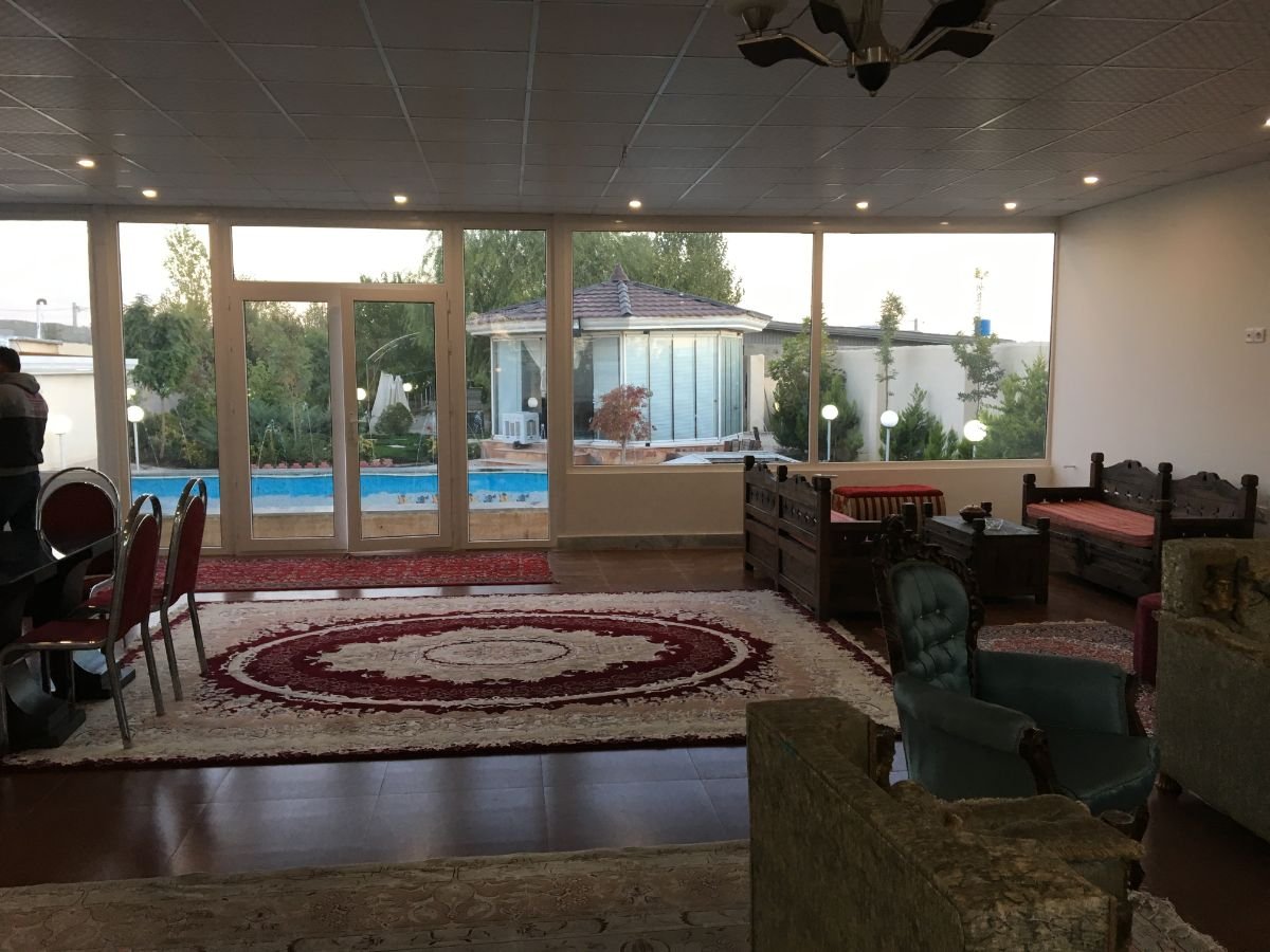 ویلا دوخوابه- پورصالح 4000 متری استخردار