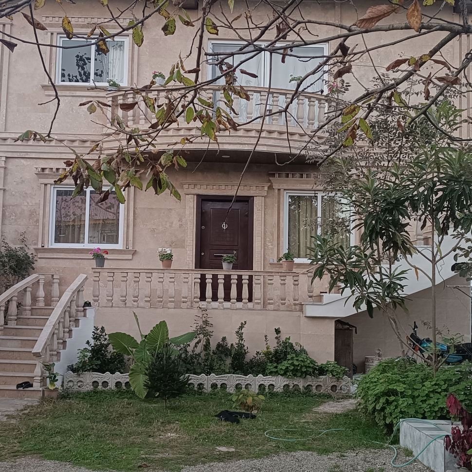 تصویر پروفایل میزبان