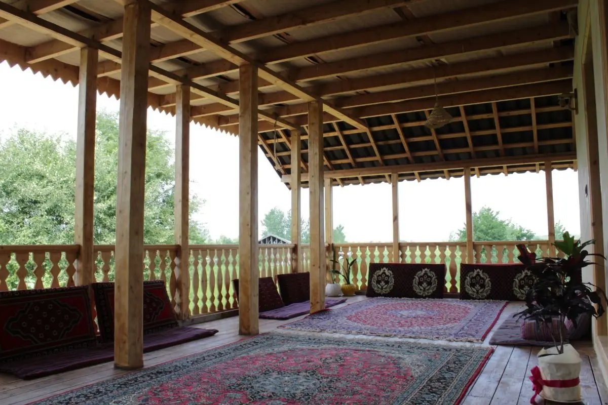 بوم گردی گیلسو - اولین اتاق طبقه بالا.