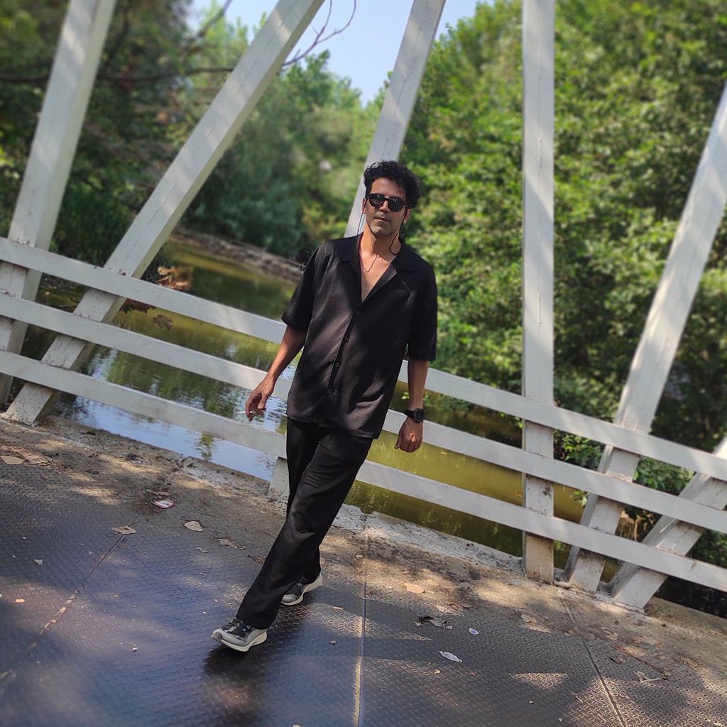 تصویر پروفایل میزبان