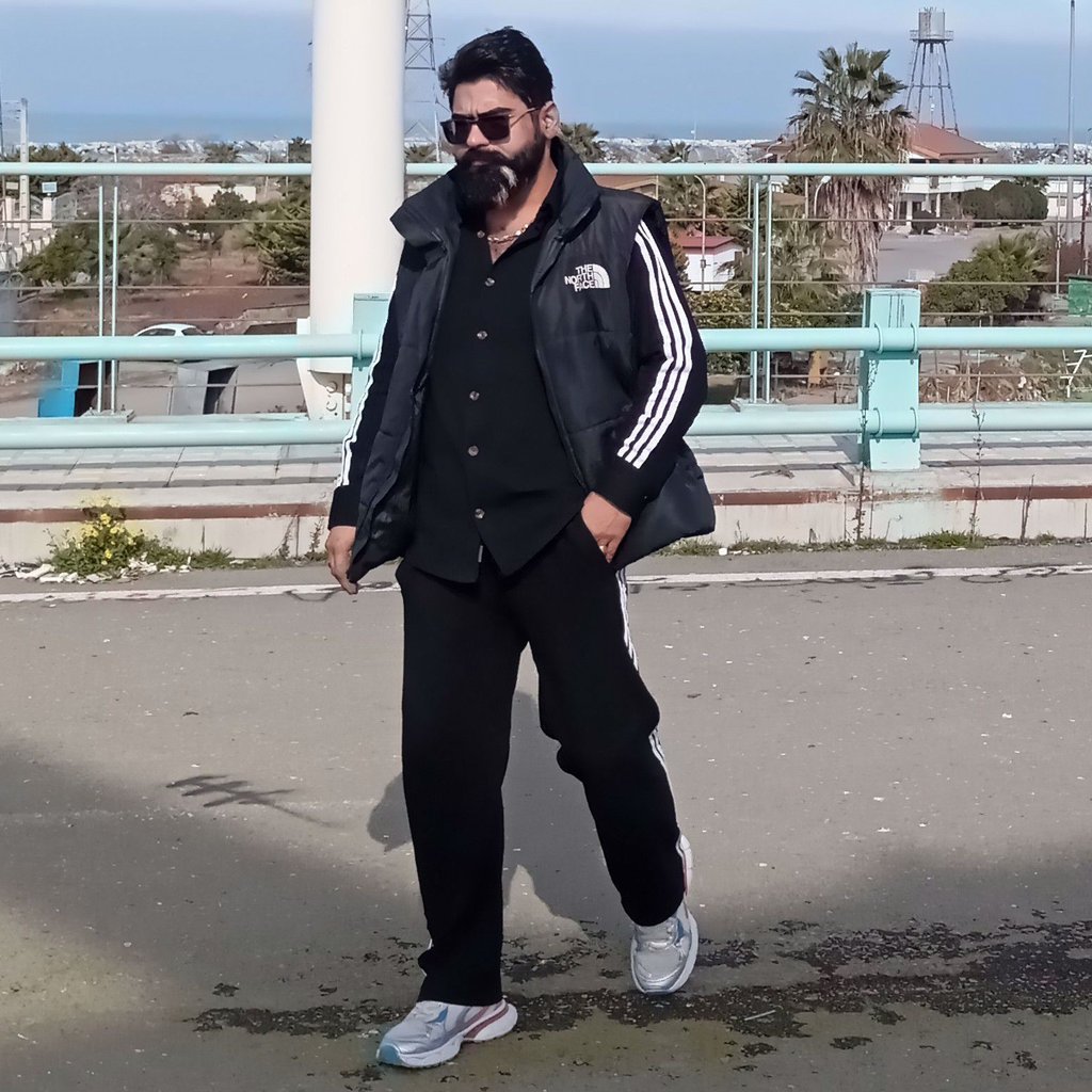 تصویر پروفایل میزبان