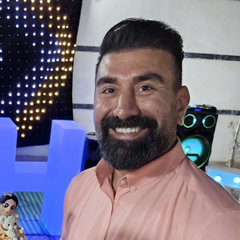 تصویر پروفایل میزبان