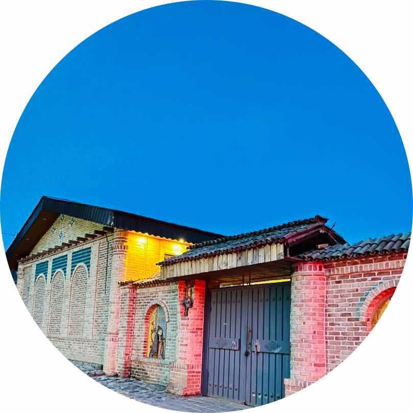 تصویر پروفایل میزبان