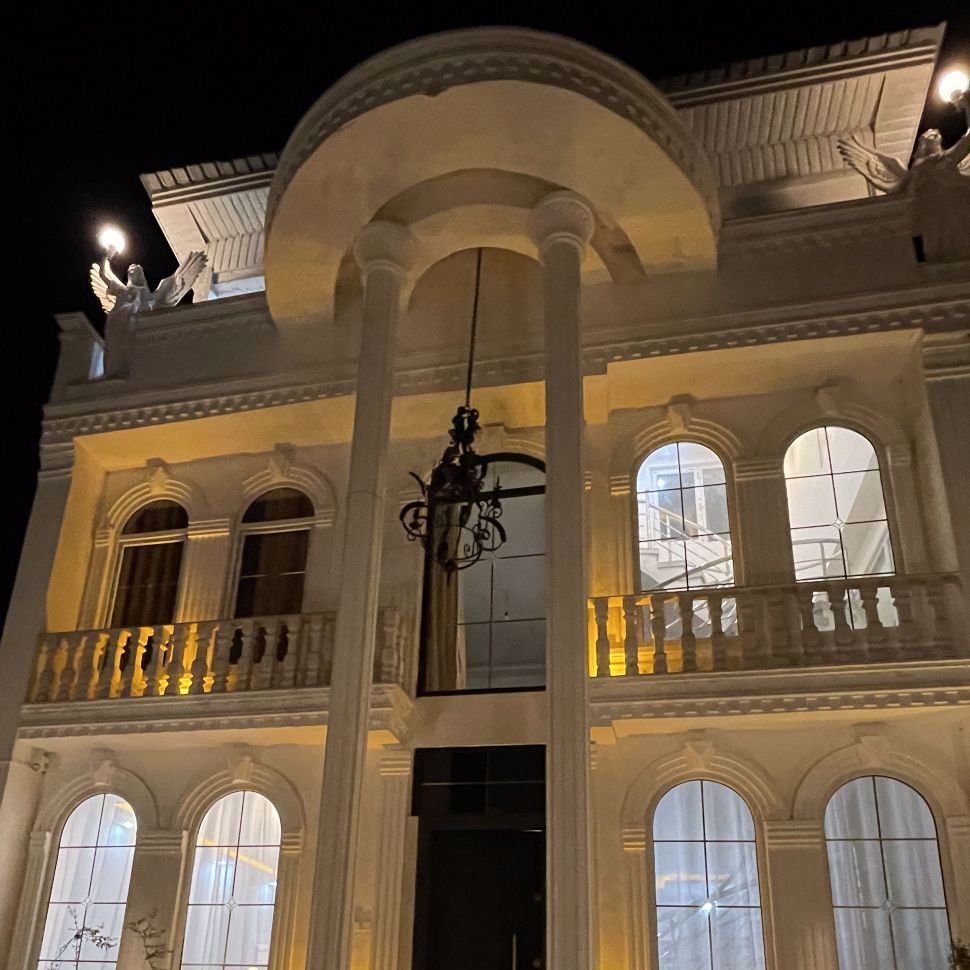 تصویر پروفایل میزبان