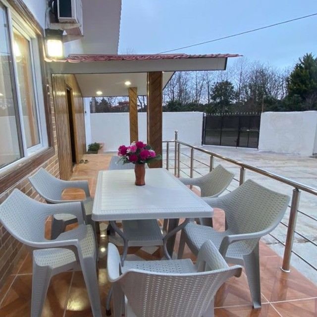 تصویر پروفایل میزبان