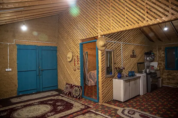 بوم گردی یک خوابه چوبی سنتی تیکیش