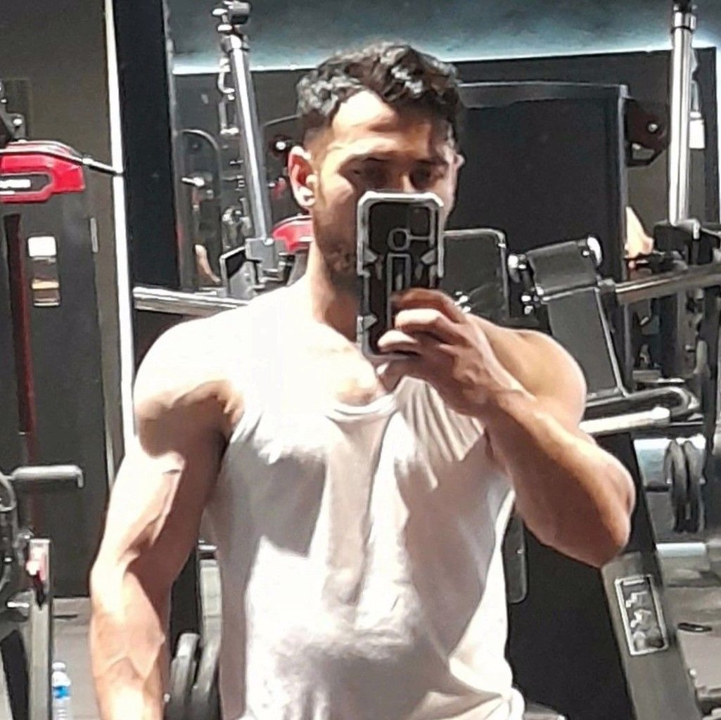 تصویر پروفایل میزبان