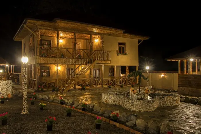 بوم گردی آوای باران - اتاق طبقه پایین