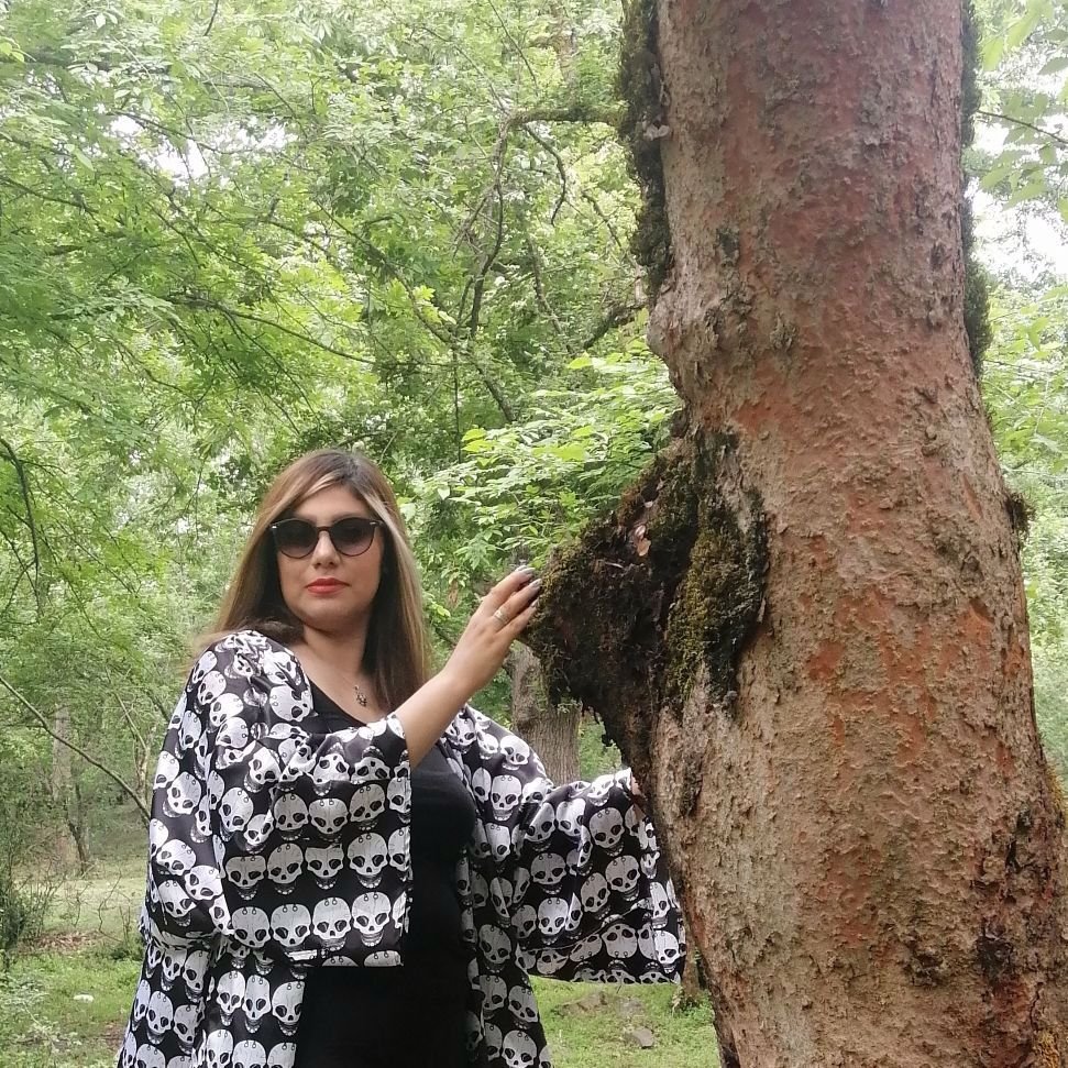 تصویر پروفایل میزبان