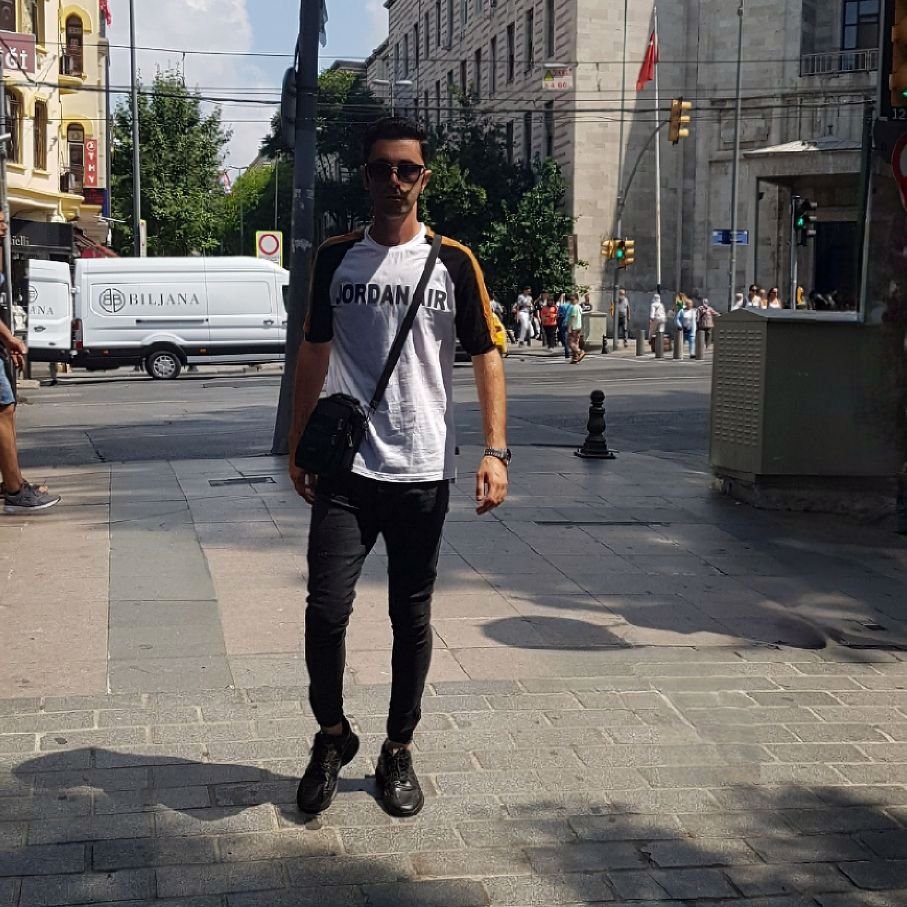 تصویر پروفایل میزبان