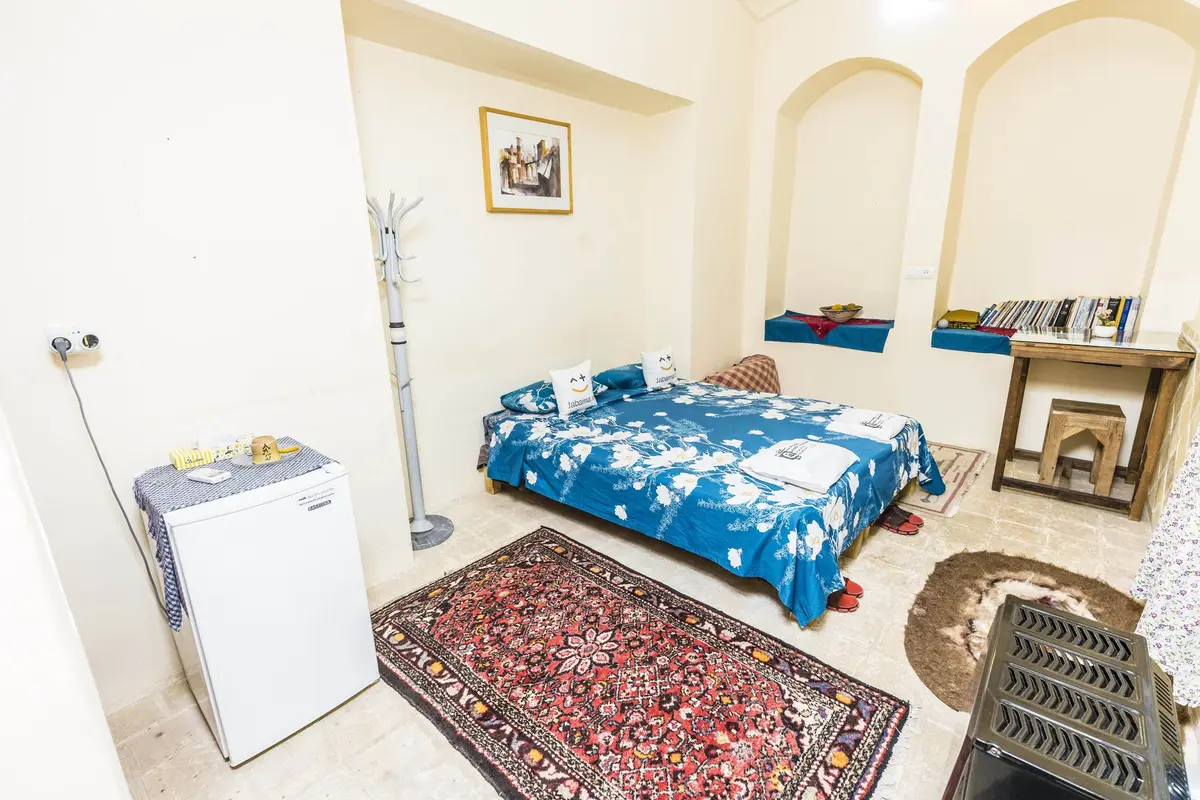 بوم گردی خانه نقلی - اتاق چهار تخته 2