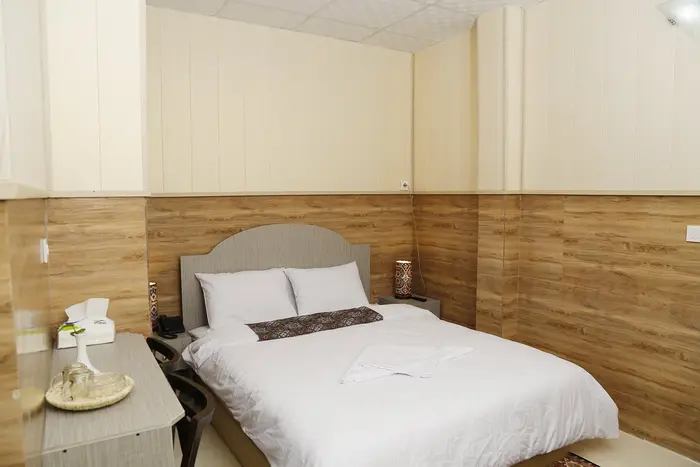 مسافرخانه شیراز - دو‌تخته اقتصادی در میدان امام خمینی