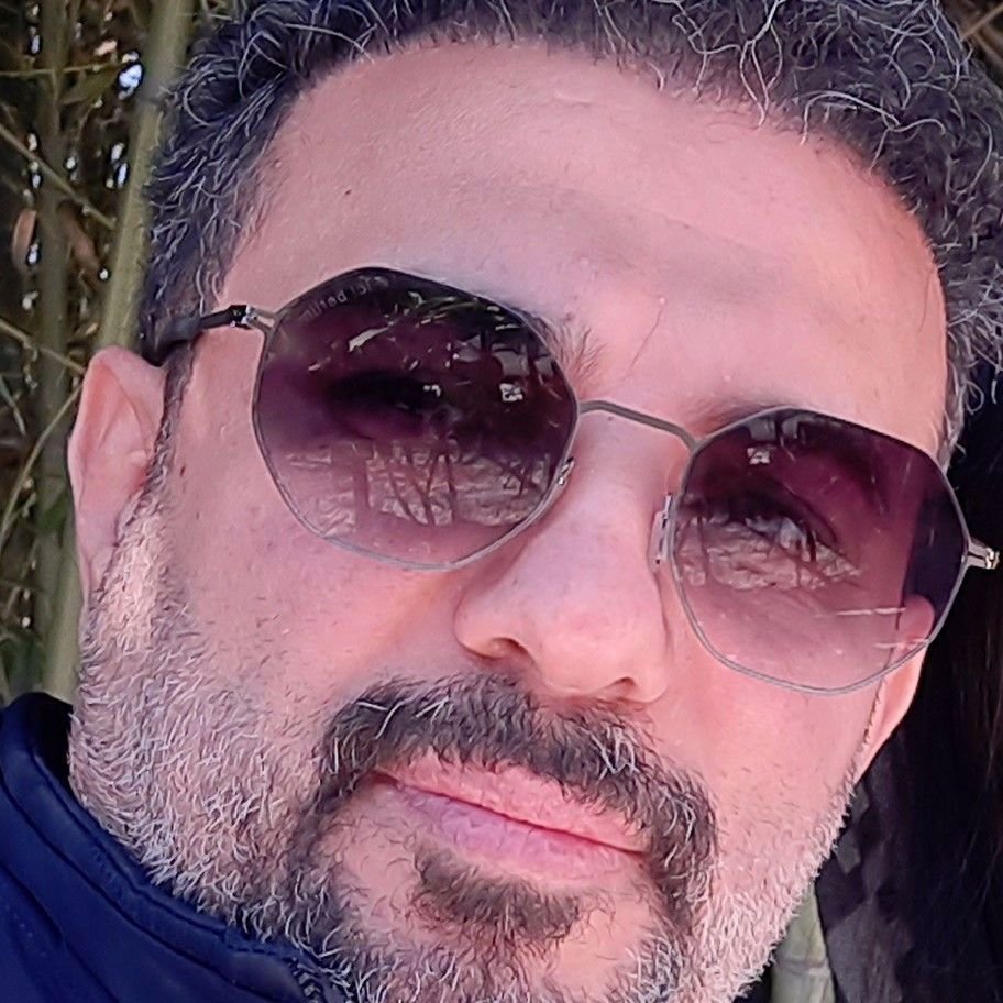 تصویر پروفایل میزبان