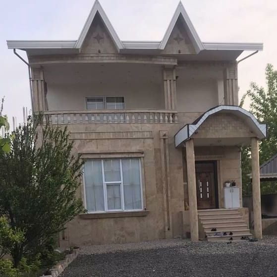 تصویر پروفایل میزبان