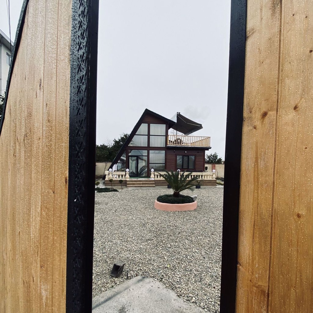 تصویر پروفایل میزبان