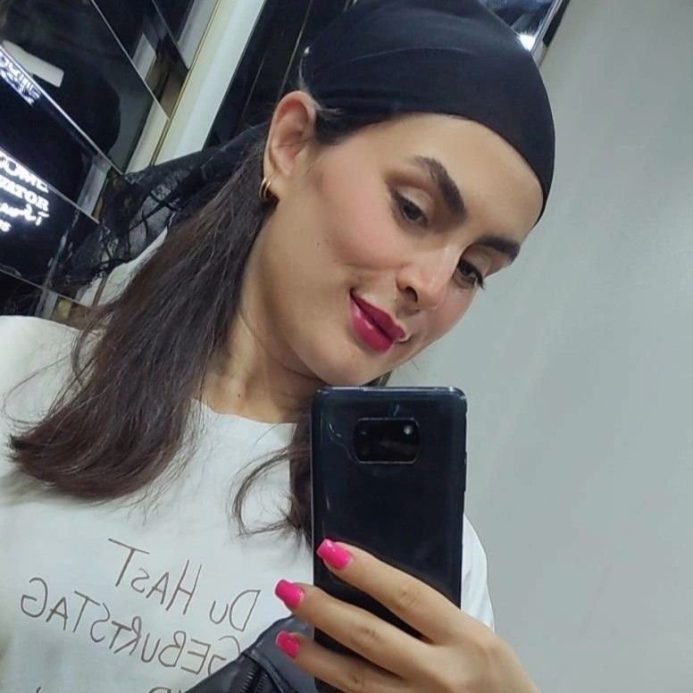 تصویر پروفایل میزبان