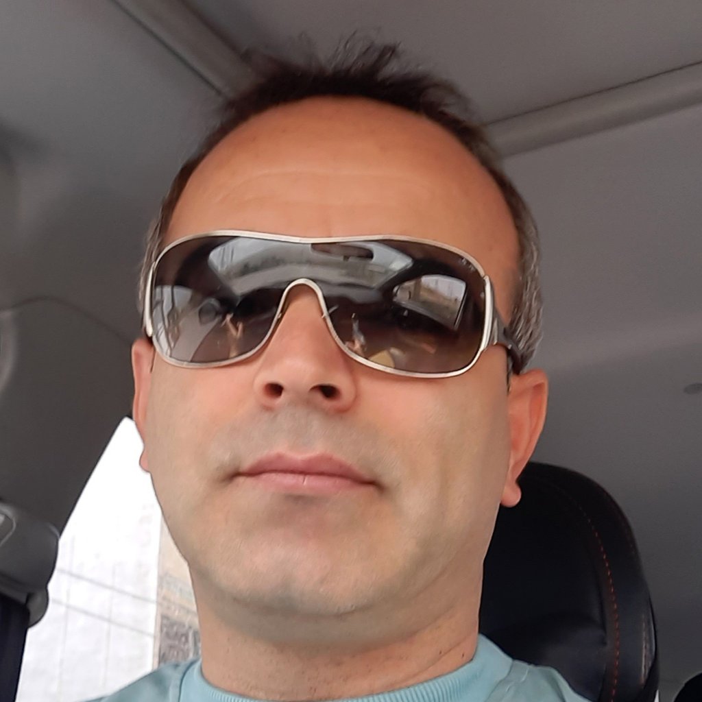 تصویر پروفایل میزبان