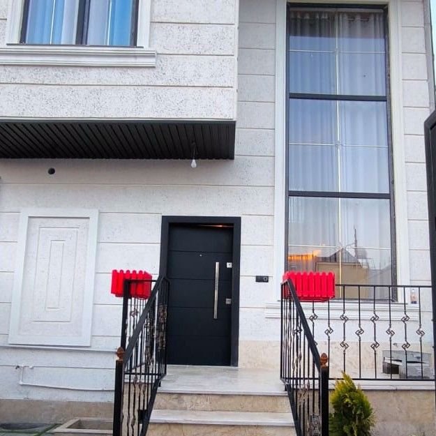 تصویر پروفایل میزبان