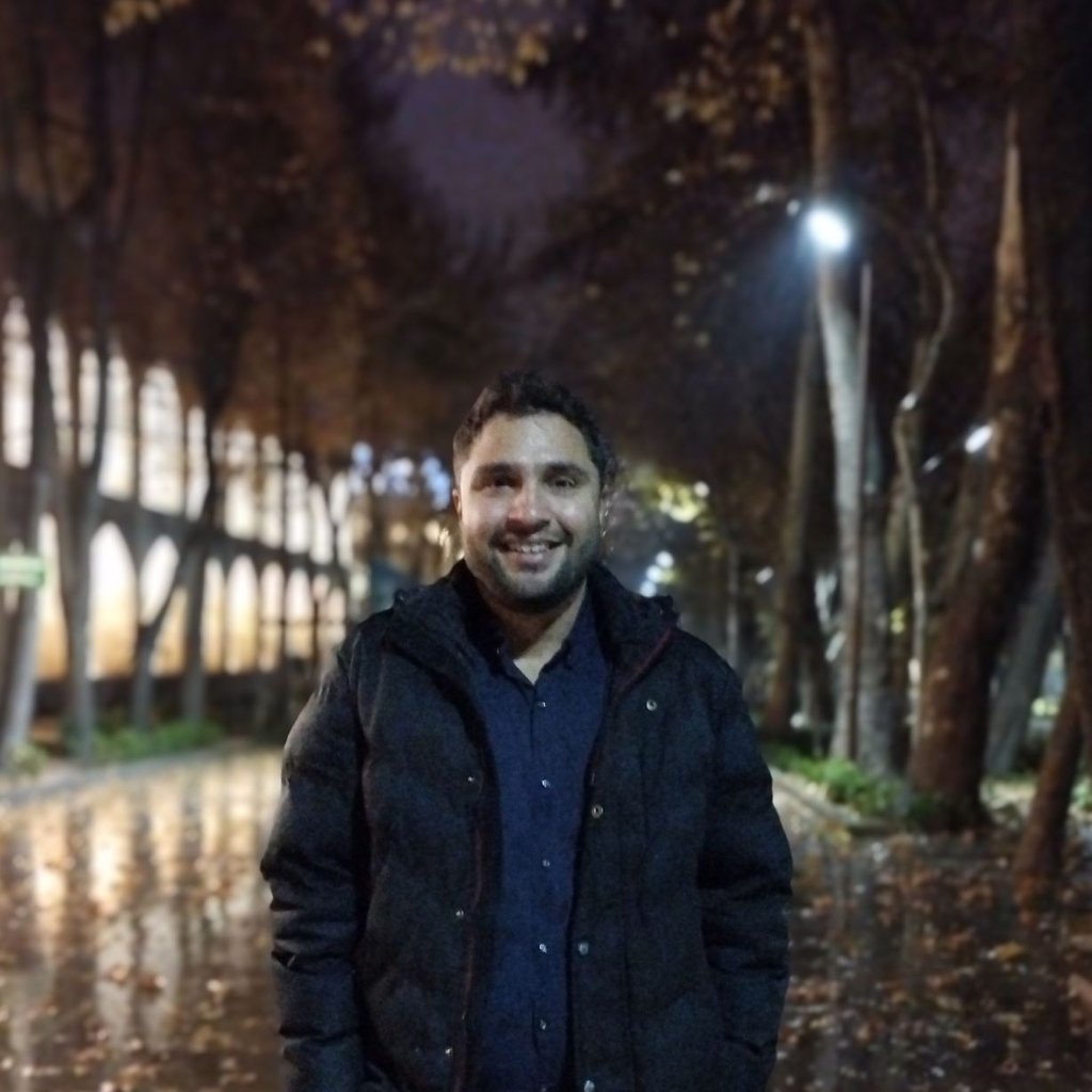 تصویر پروفایل میزبان