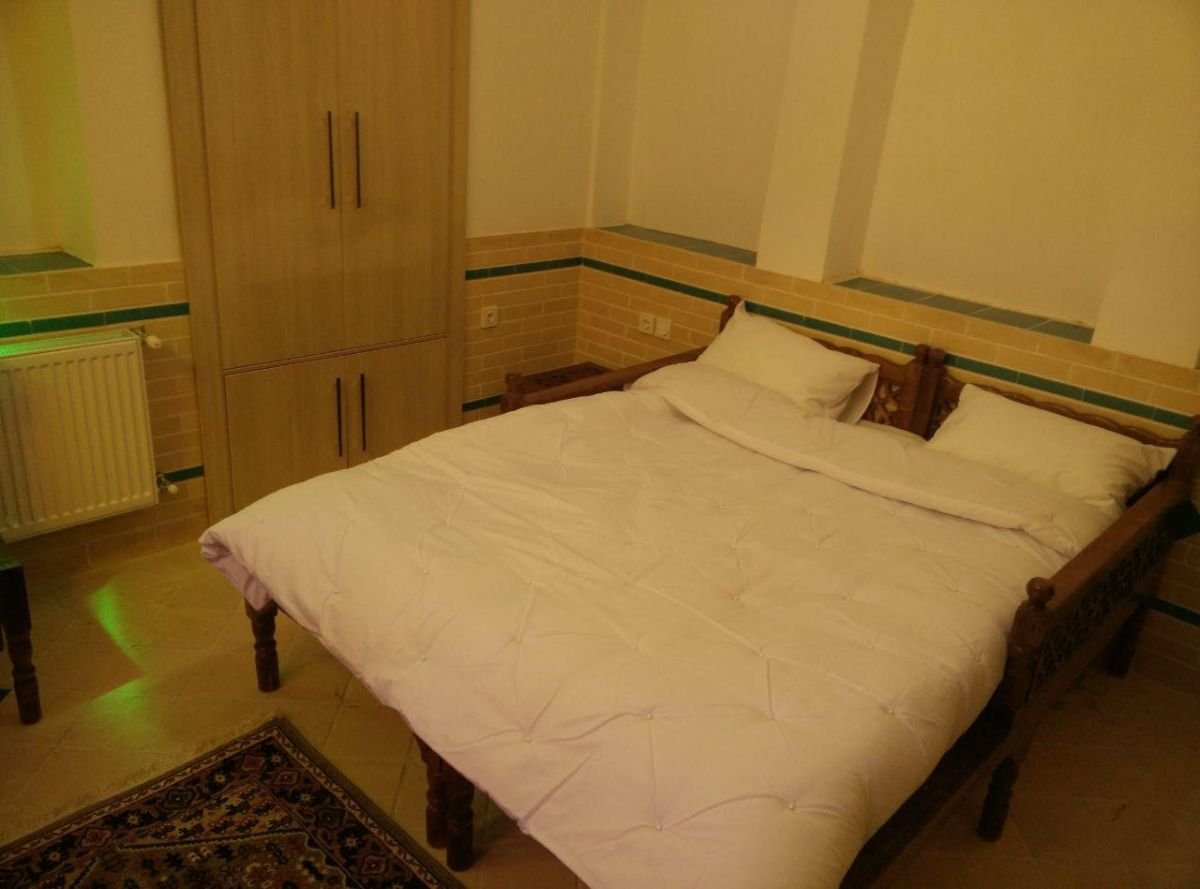 اقامتگاه سنتی انار - تریپل بدون ظرفیت اضافه