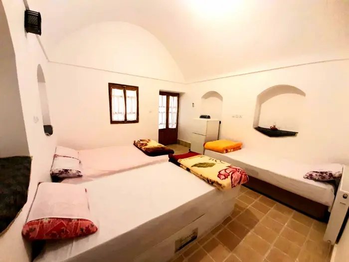 بوم گردی سرای  جهانگرد - واحد چهارتخته زیرهمکف